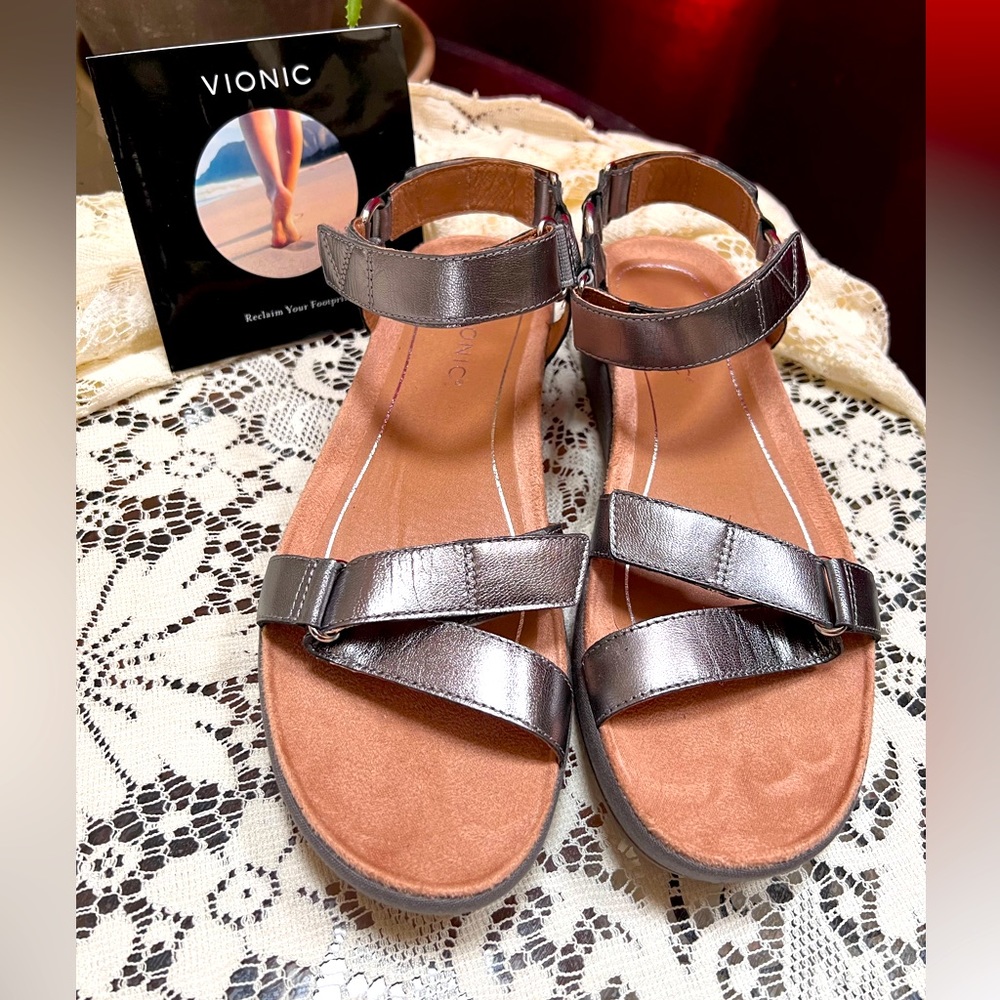 Vionic Sandals Platinum size 11